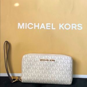 Michael kors wallet